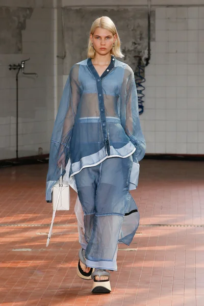 Look 38